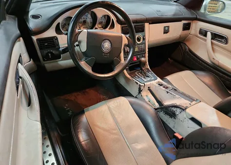 1998 Mercedes-Benz Slk 230 Kompressor z USA, uszkodzony, nr VIN WDBKK47F4WF064051